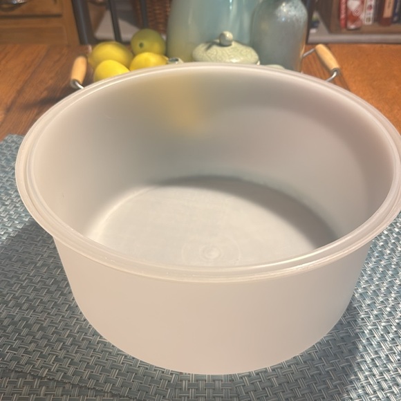 Vintage Tupperware Large Cake Keeper with handle - Picture 6 of 6